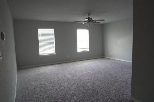 Building Photo - 808 Alta Wy