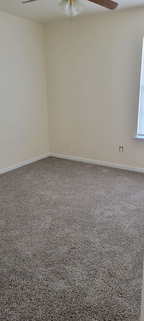 Building Photo - 2810 Windmill Ct