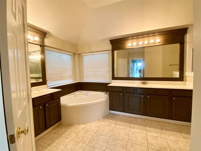 Building Photo - 11719 Goldstream Ct