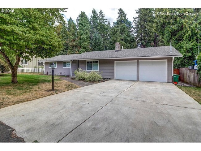 Building Photo - Spacious 4-Bedroom Home with Multiple Livi...