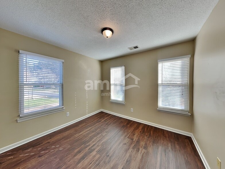 Building Photo - 7410 Henderson Park Rd