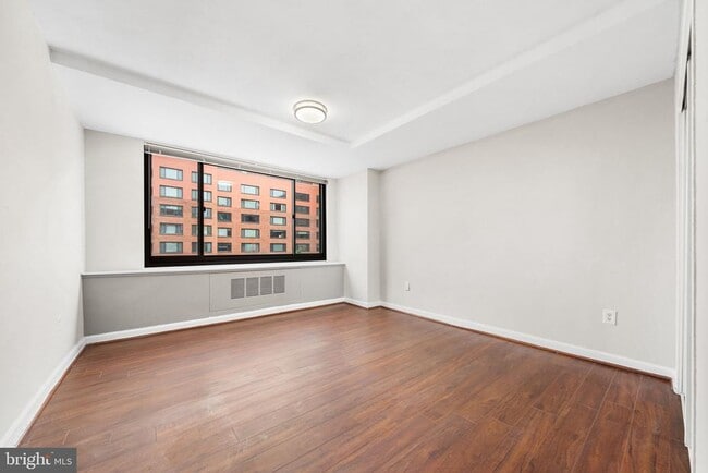 Building Photo - 1021 Arlington Blvd