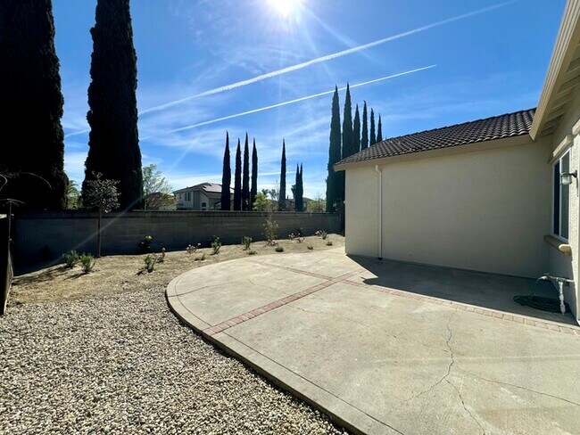 Building Photo - 3 bedroom 2 bath beautiful home in West Sac