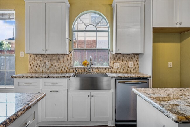 Building Photo - 3403 Hickory Creek Dr