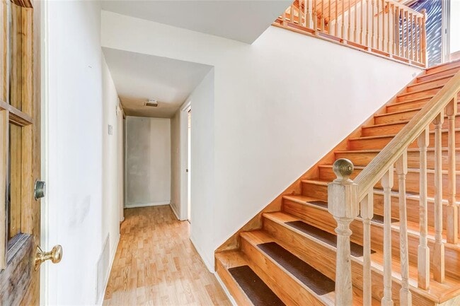 Building Photo - 208 Westhaven Dr