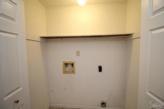 Building Photo - 3352 Green Briar Cir