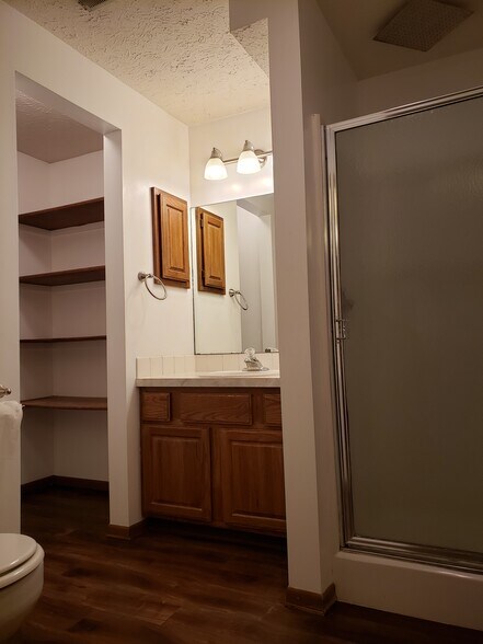 Building Photo - 5501 S 32nd Cir