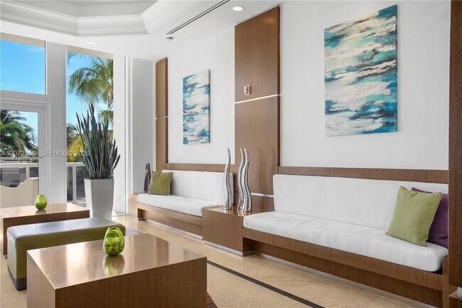 Building Photo - 4775 Collins Ave