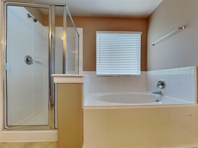 Building Photo - 6611 Dillon Dr