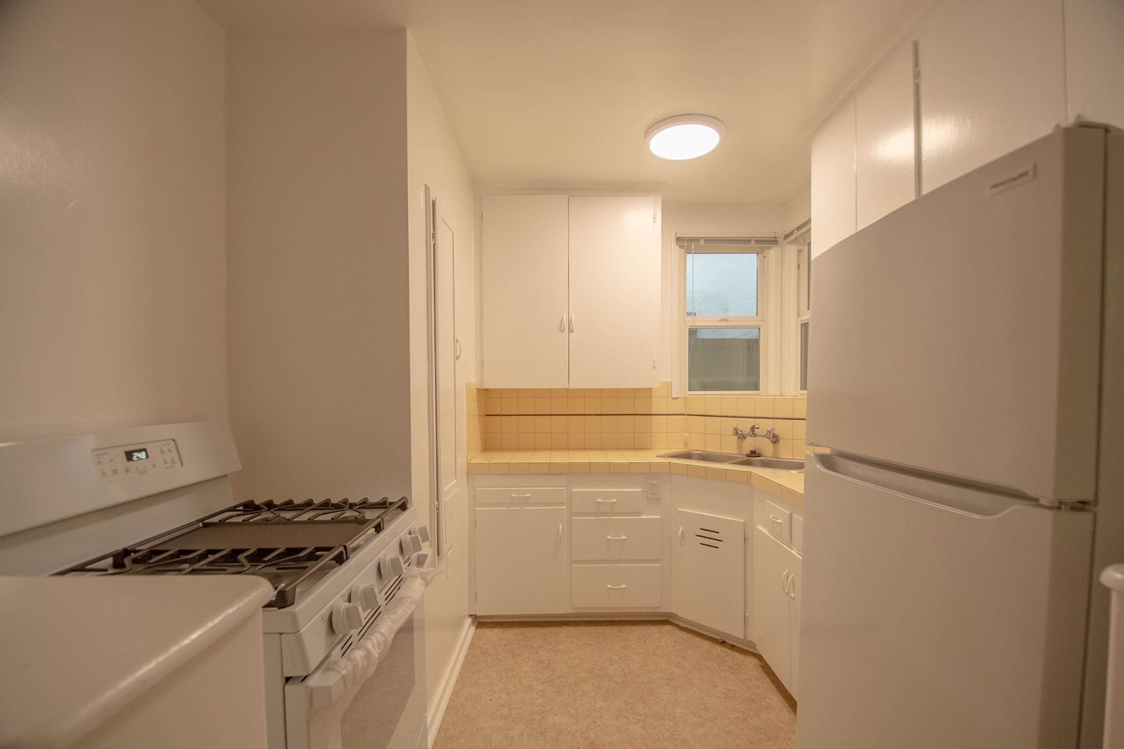 Building Photo - 14437 Dickens St