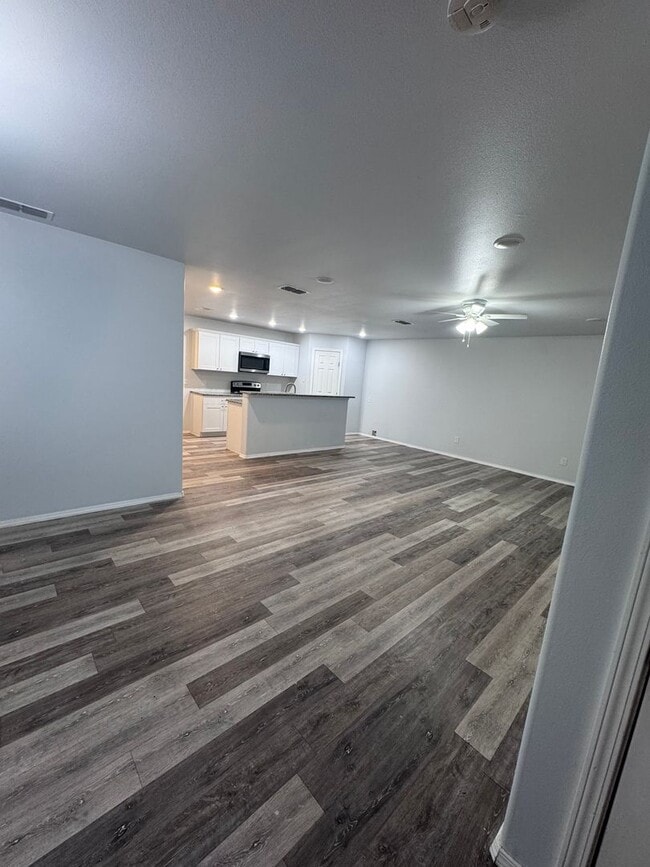 Building Photo - 1106 N Englewood Ave