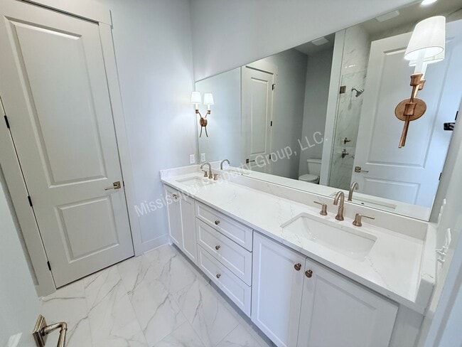 Building Photo - 3BR/3BA For Rent