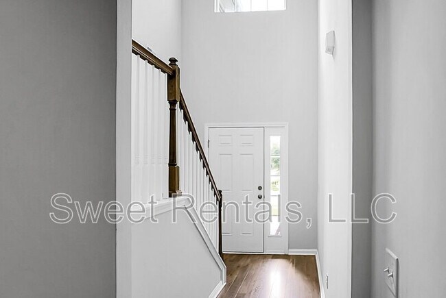 Building Photo - 210 Daniels Creek Cir