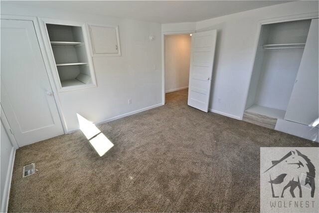 Building Photo - Fantastic 4 Bedroom Riverton Duplex