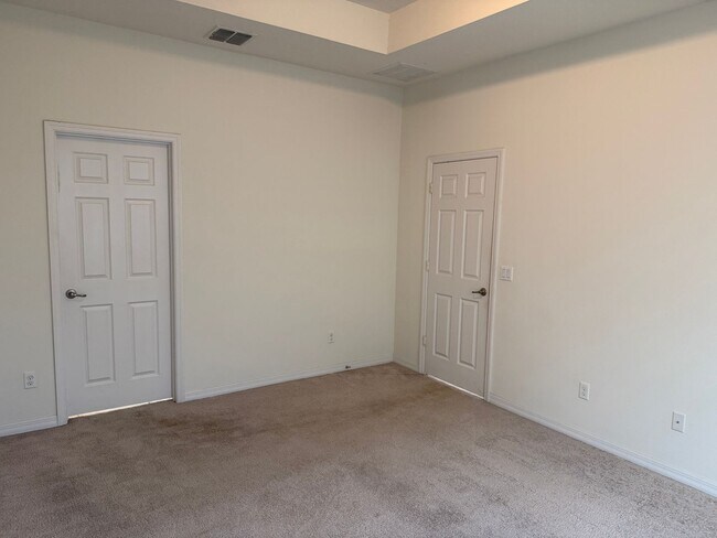 Building Photo - BEAUTIFUL 4 BEDROOMS, 3 BATHS,  SINGLE FAMILY HOME IN HARVEST LANDING IN CLERMONT