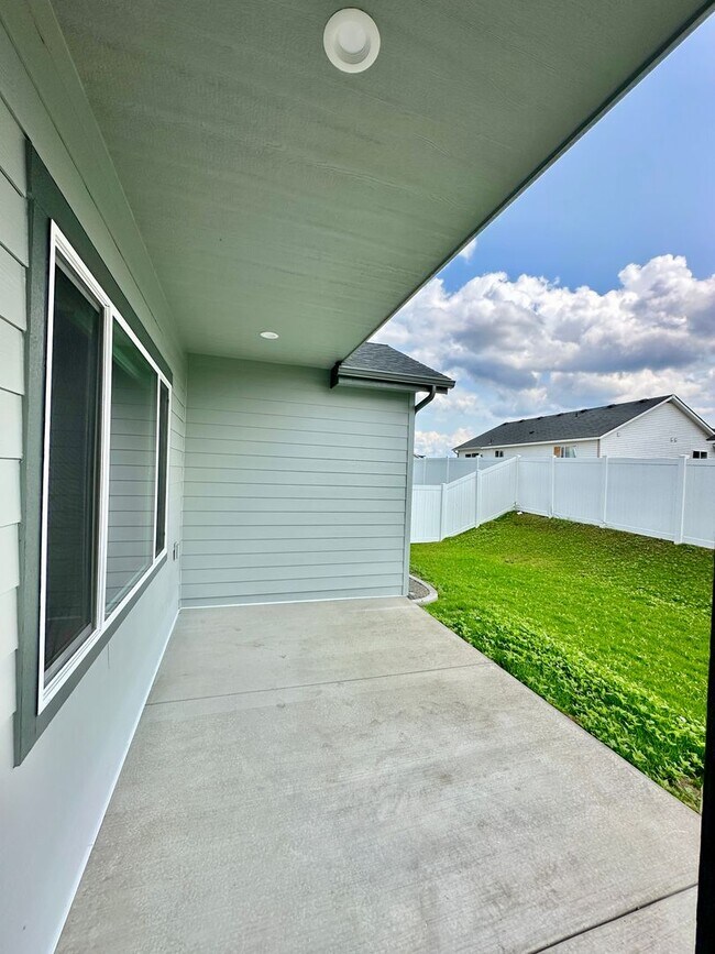 Building Photo - New Build Ranch Style Home Available with ...