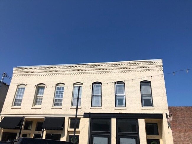 Primary Photo - 111 N Spring St