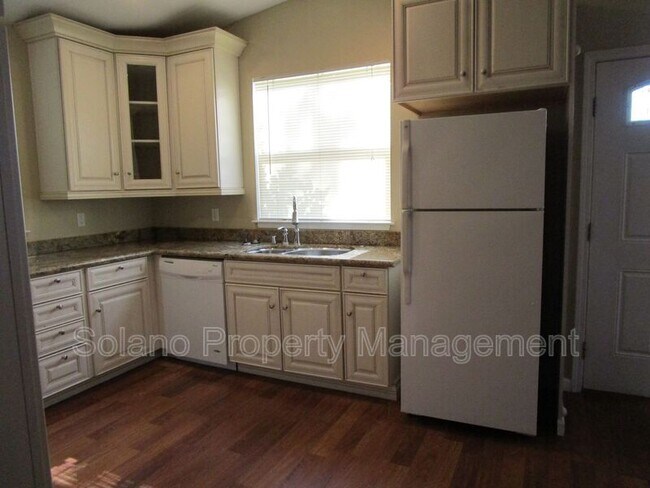 Building Photo - 476 Banning Way