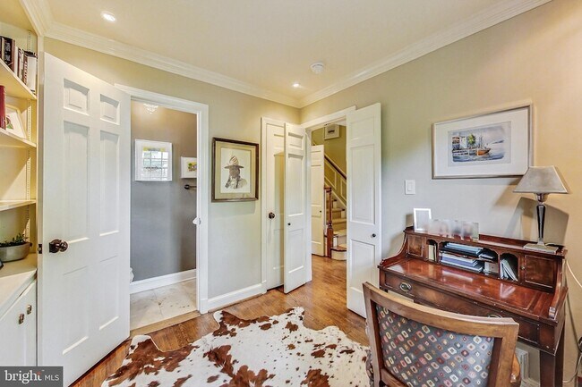 Building Photo - 4831 Calvert St NW