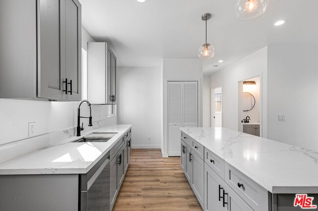 Building Photo - 1622 Morton Ave