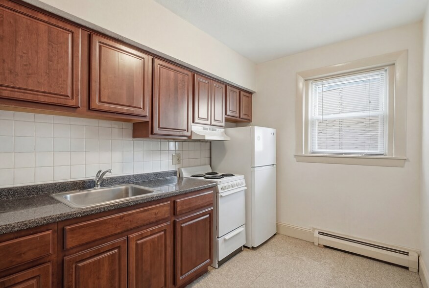 Building Photo - 1466 Tremont St