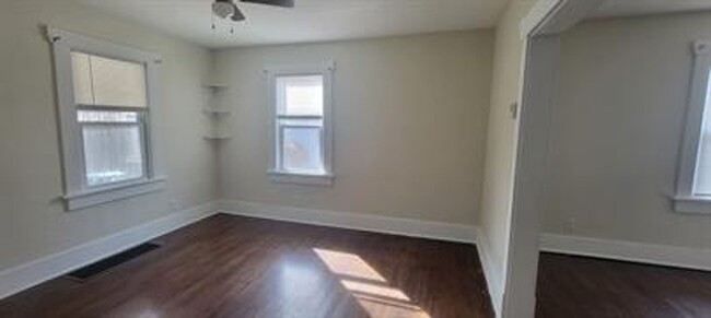 Building Photo - Seconds to downtown Decatur! 2 bedroom, 1 ...