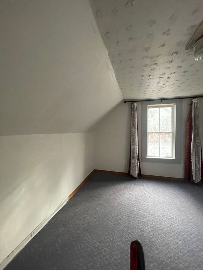 Building Photo - Cute 1 bedroom, 1 bathroom downtown Pullman!