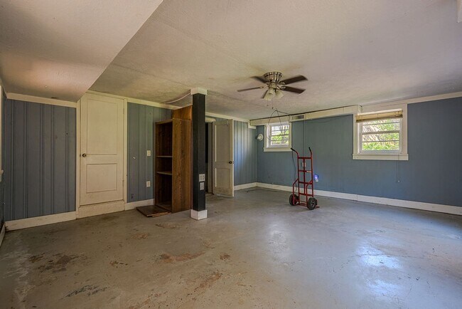 Building Photo - 134 Westover Dr