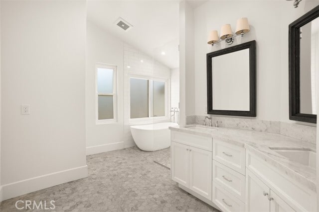 Building Photo - 22450 Maycotte Rd