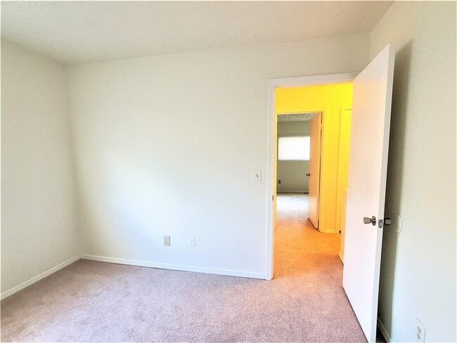 Building Photo - 66 Country Pl Ct