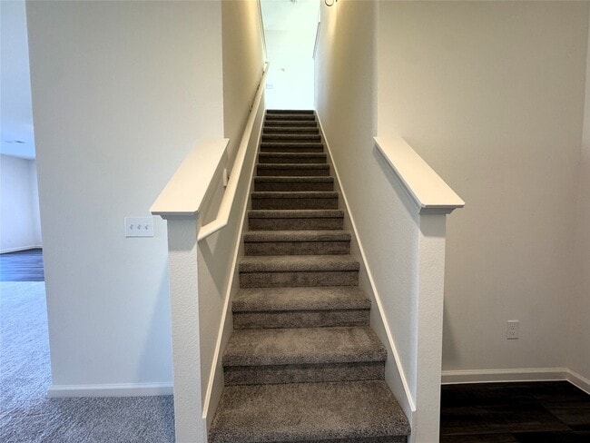 Building Photo - 8219 Vacek Xing Wy