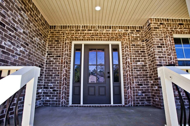 Building Photo - Brand Spacious Home Near Base