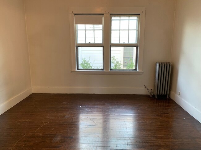 Building Photo - 929 Pleasant St