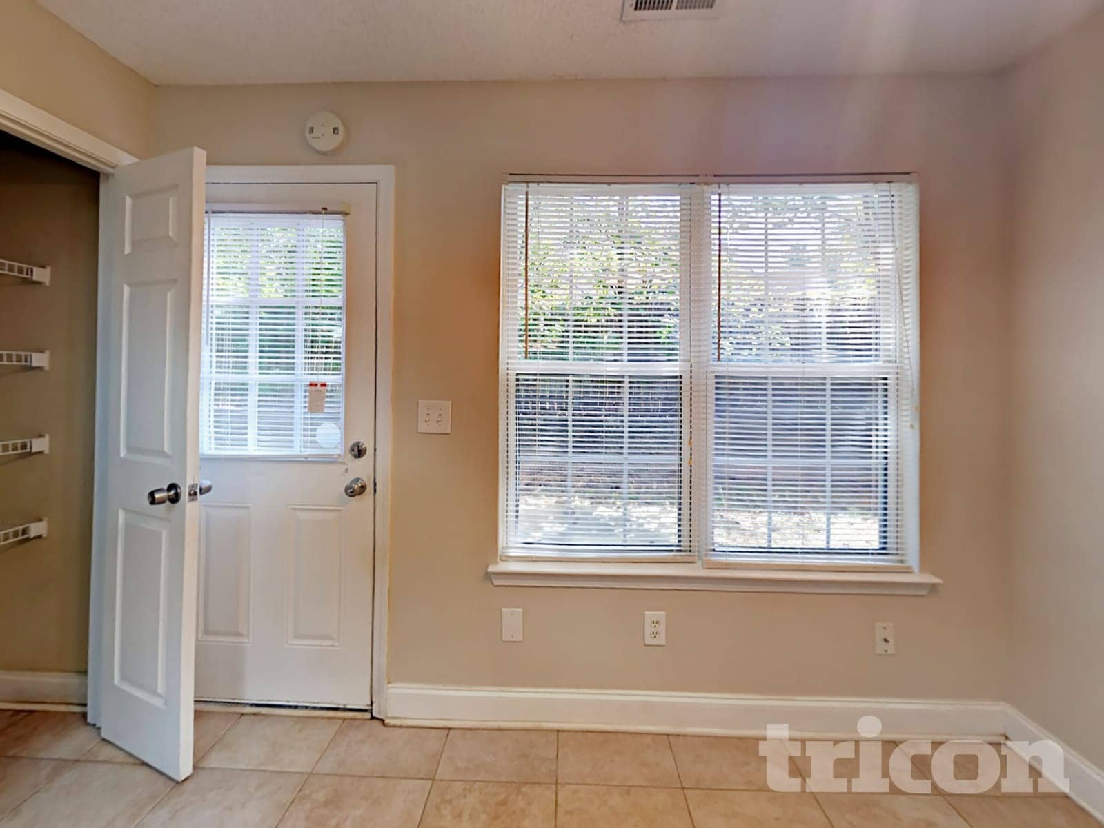 Building Photo - 3151 Peartree Dr