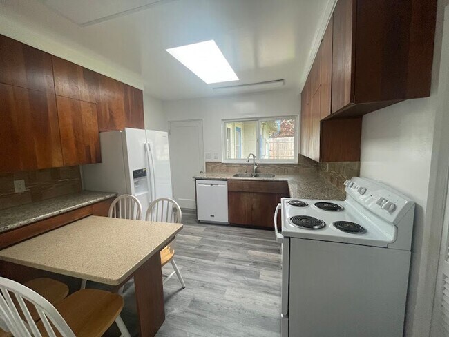 Building Photo - 3742 Orchard Ln