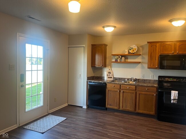 Building Photo - 7907 Wildwood Farms Ln