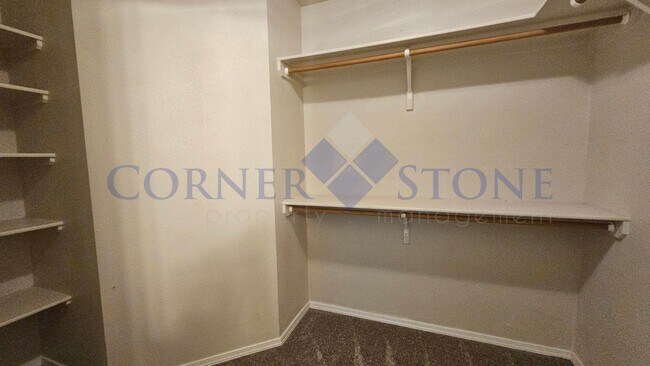 Building Photo - Beautiful Home with Separate Office/Bonus Room!