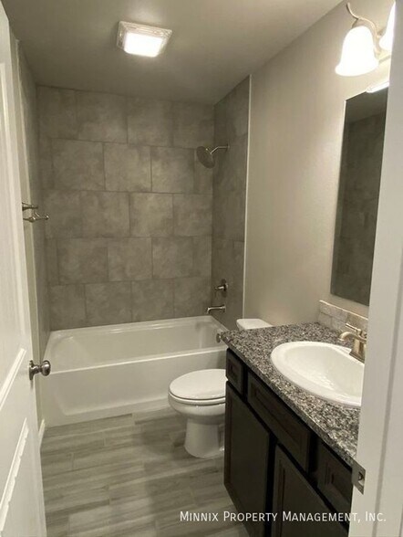 Building Photo - 1217 E 89th St