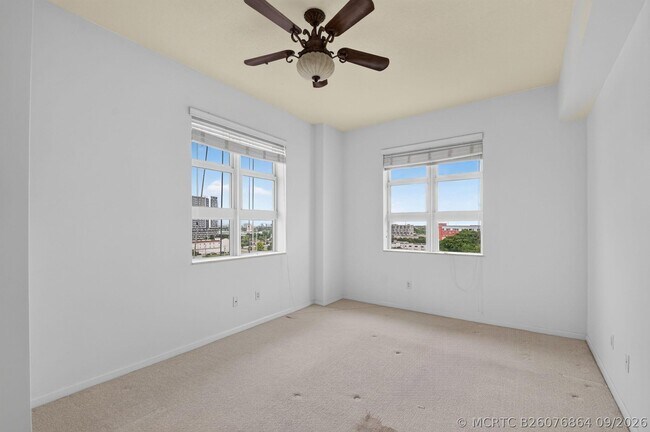 Building Photo - 403 S Sapodilla Ave