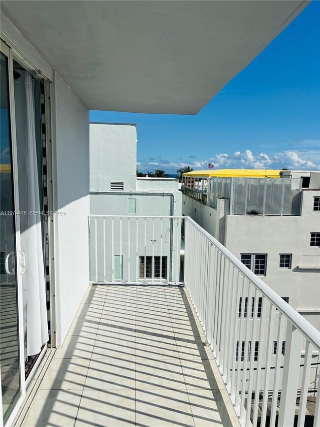 Building Photo - 1255 Collins Ave