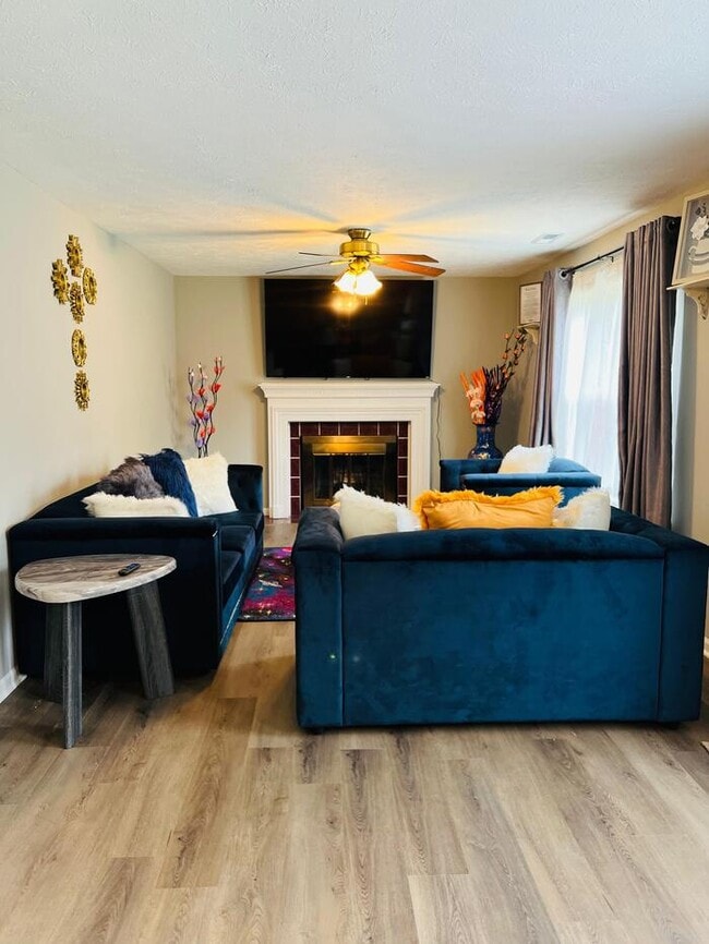 Building Photo - Furnished pillory way beauty
