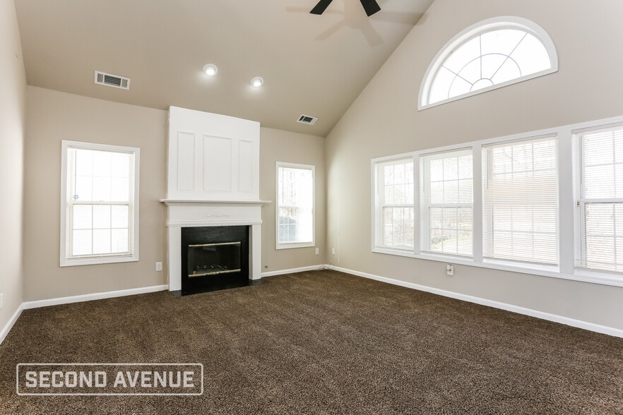 Building Photo - 3725 Hansberry Dr