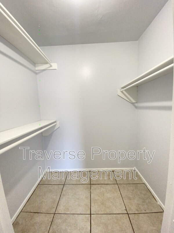 Building Photo - 6812 Trail Lake Dr
