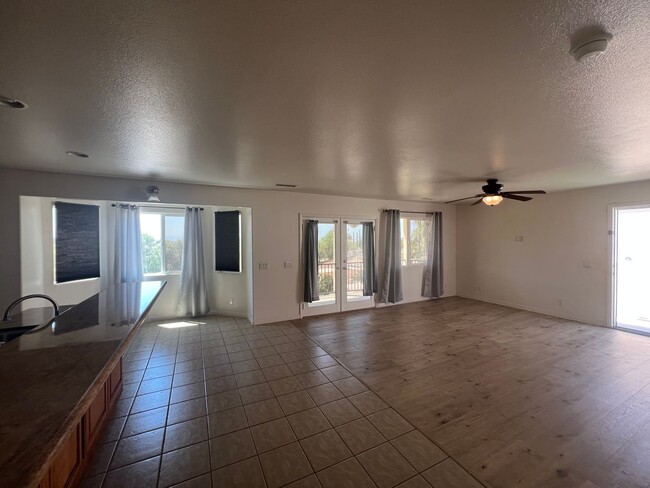 Building Photo - Charming 2 bedroom in Mockingbird Canyon!