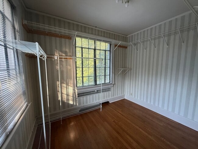 Building Photo - 100 Mcdowell Rd