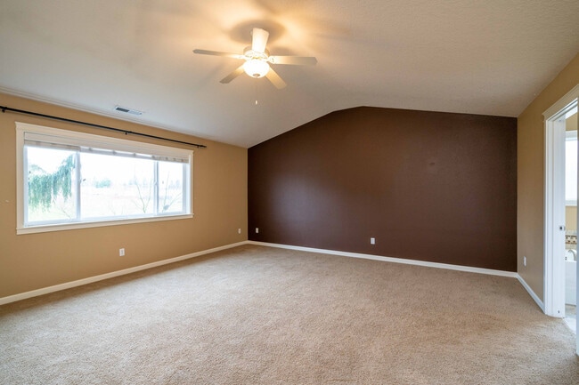 Building Photo - 3+ Bedroom 2.5 Bath with Office and Bonus Room - Indoor Play Structure - North Salmon Creek