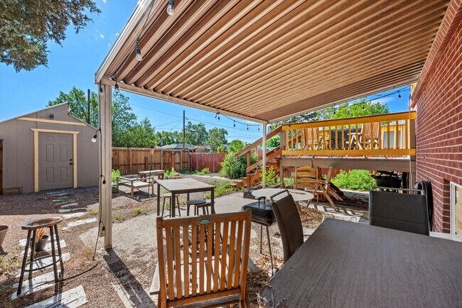 Building Photo - Updated 2 Bedroom Home in North Park Hill | Fresh Paint & Prime Denver Location