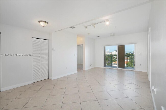 Building Photo - 2280 SW 32nd Ave