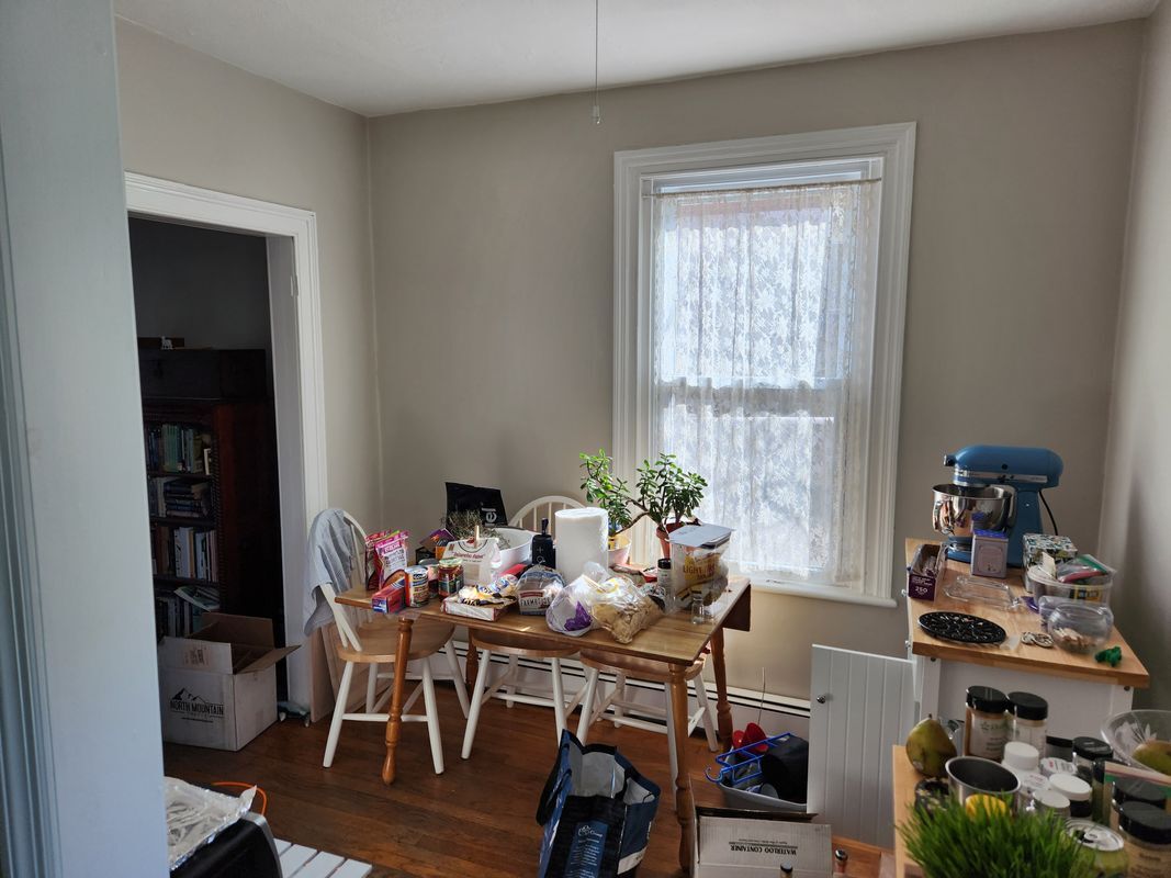 Building Photo - 36 Davis St