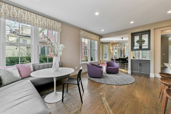 Building Photo - 13 Greenough Ave